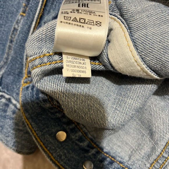 Gap Women’s Oversized Icon Denim Jacket medium indigo wash size Medium - Picture 6 of 6